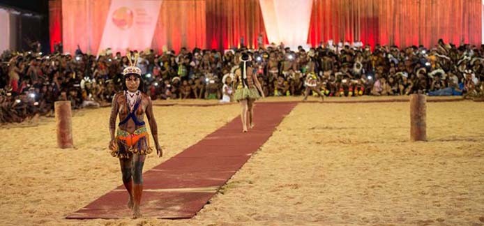 Palmas (TO) -  Mulheres de diversas etnias participam de desfile de beleza indígena durante os Jogos Mundiais dos Povos Indígenas  ( Marcelo Camargo/Agência Brasil)